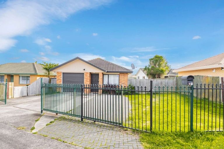 Photo of property in 21 Rebecca Rise, Weymouth, Auckland, 2103