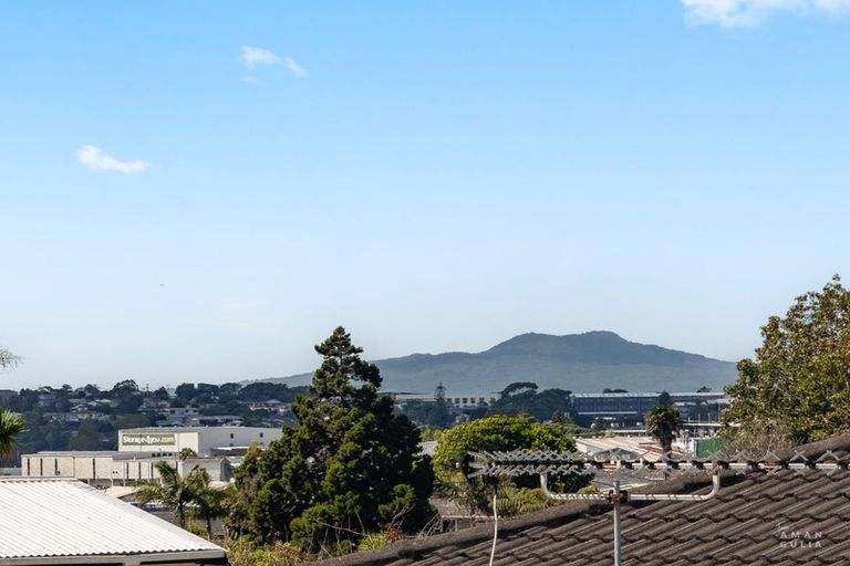 Photo of property in 50a Weldene Avenue, Glenfield, Auckland, 0629