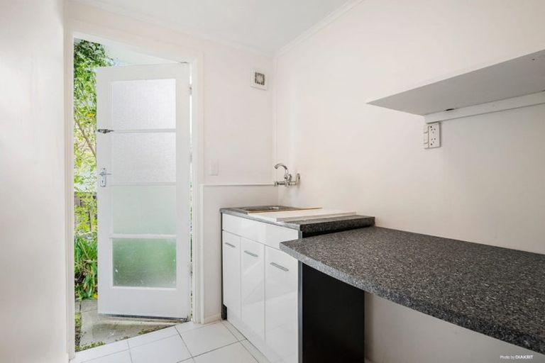 Photo of property in 1/592 East Coast Road, Pinehill, Auckland, 0630