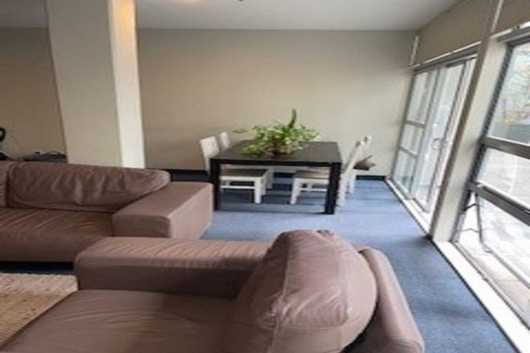 Photo of property in Hanson House, 2/27 Hanson Street, Mount Cook, Wellington, 6021