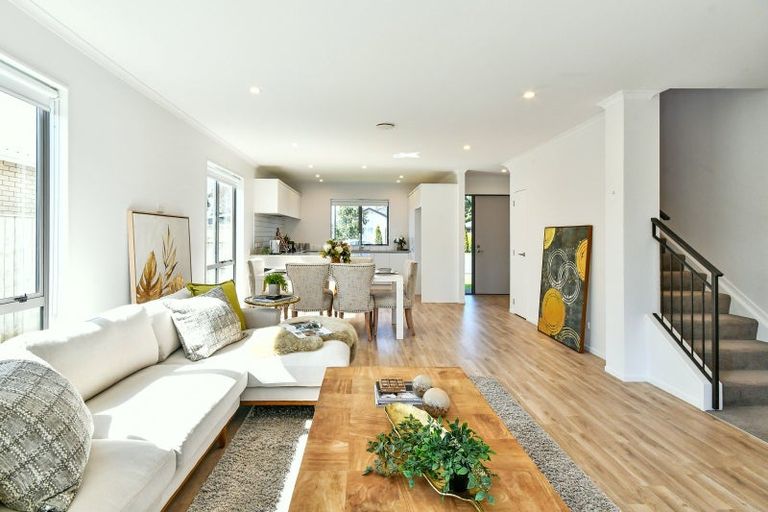 Photo of property in 9 Waituarua Drive, Takanini, 2112