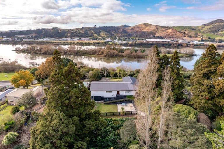 Photo of property in 130 Riverview Road, Huntly, 3700