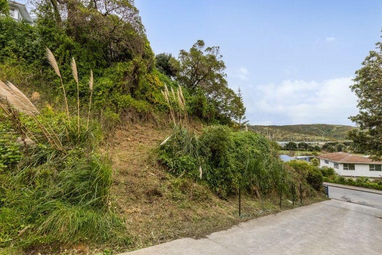 Photo of property in 18 Paremata Crescent, Paremata, Porirua, 5024