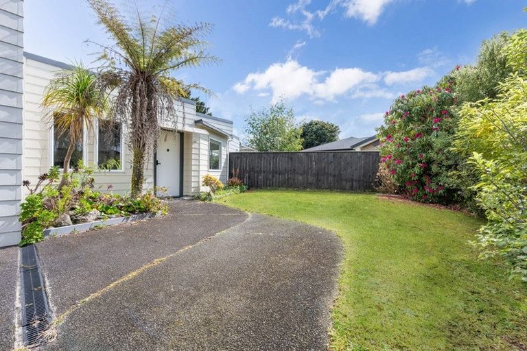 Photo of property in 11 Fathom Place, Te Atatu Peninsula, Auckland, 0610