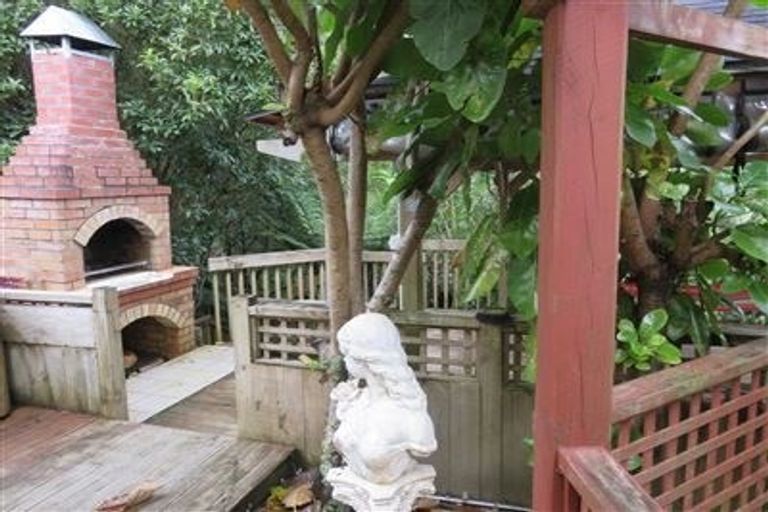 Photo of property in 20 Kittiwake Drive, Schnapper Rock, Auckland, 0632