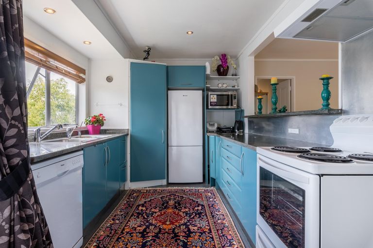 Photo of property in 27 Cedar Heights Avenue, Massey, Auckland, 0614