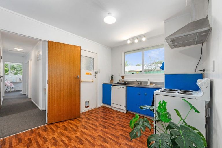 Photo of property in 26 Halswell Crescent, Westbrook, Palmerston North, 4412