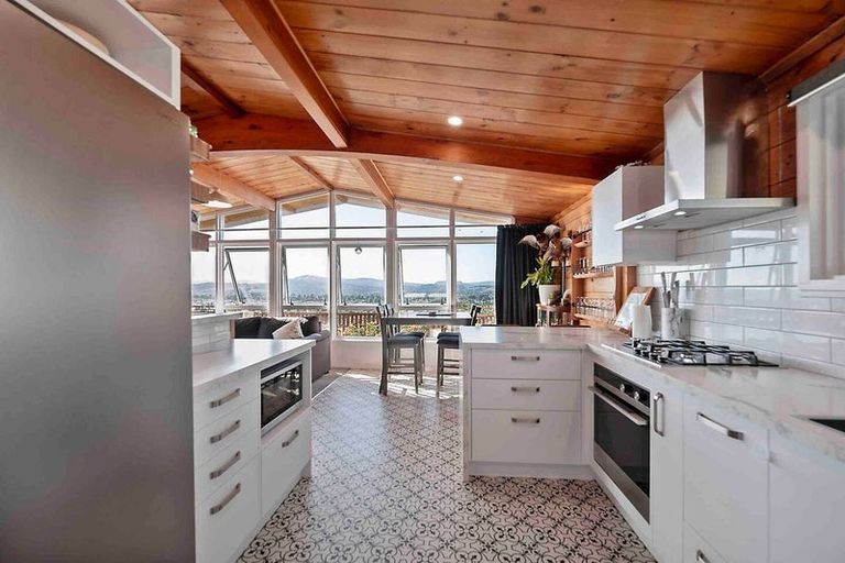 Photo of property in 25 Russell Crescent, Western Heights, Rotorua, 3015