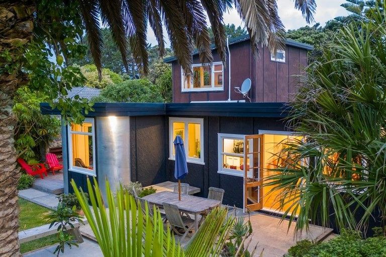 Photo of property in 44 Ngapaki Street, Waikanae Beach, Waikanae, 5036