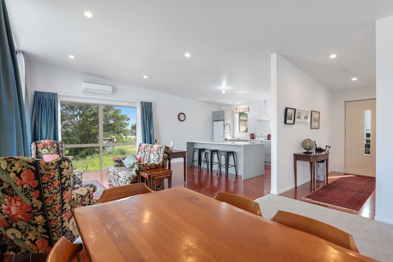 Photo of property in 10 Burgess Street, Te Aroha, 3320