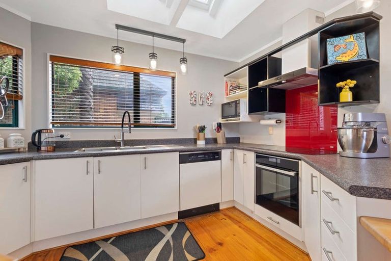 Photo of property in 43 Ranui Street, Dinsdale, Hamilton, 3204