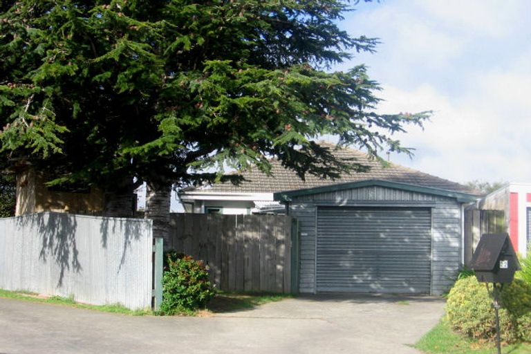 Photo of property in 22 Westmere Place, Takaro, Palmerston North, 4412