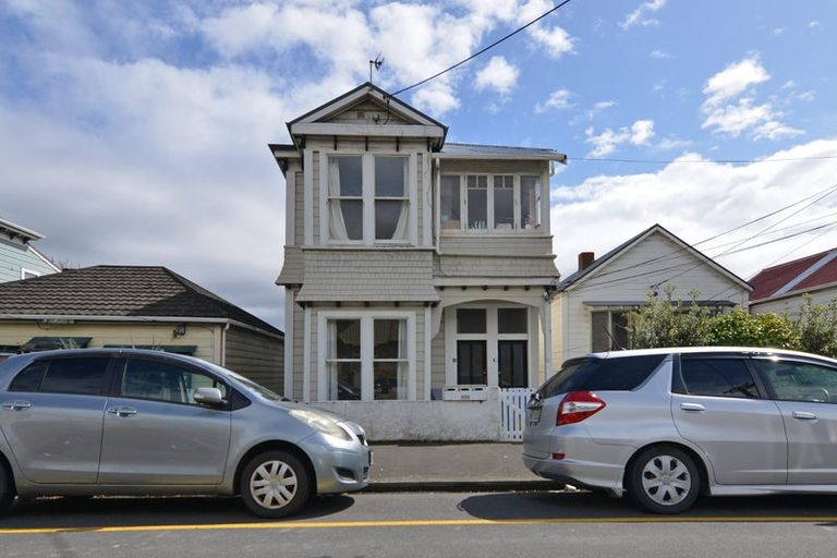 Photo of property in 122a Brougham Street, Mount Victoria, Wellington, 6011