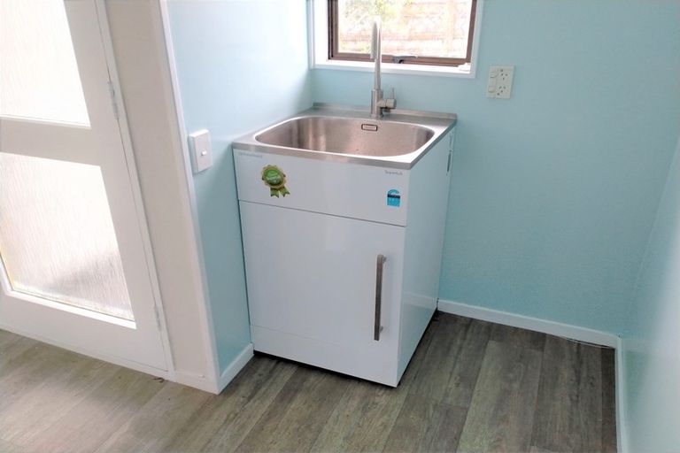 Photo of property in 25 Jeffares Place, Taradale, Napier, 4112