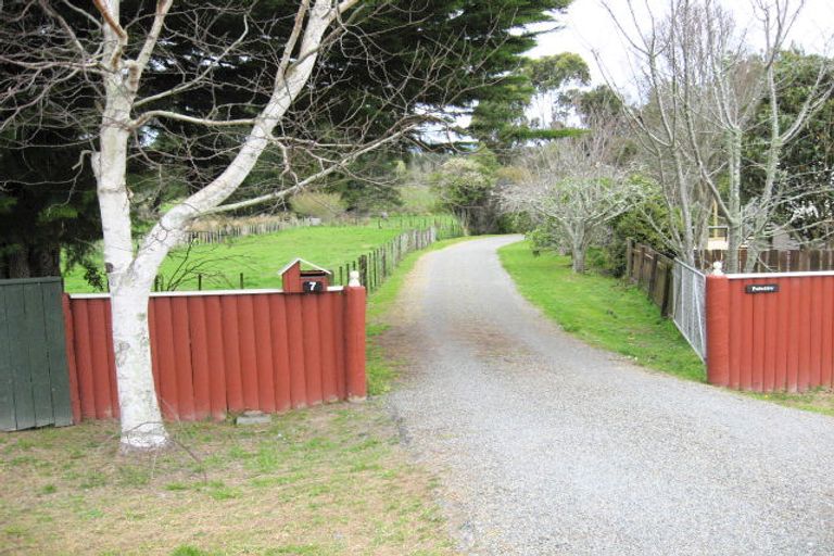 Photo of property in 7 Toroa Road, Otaihanga, Paraparaumu, 5036