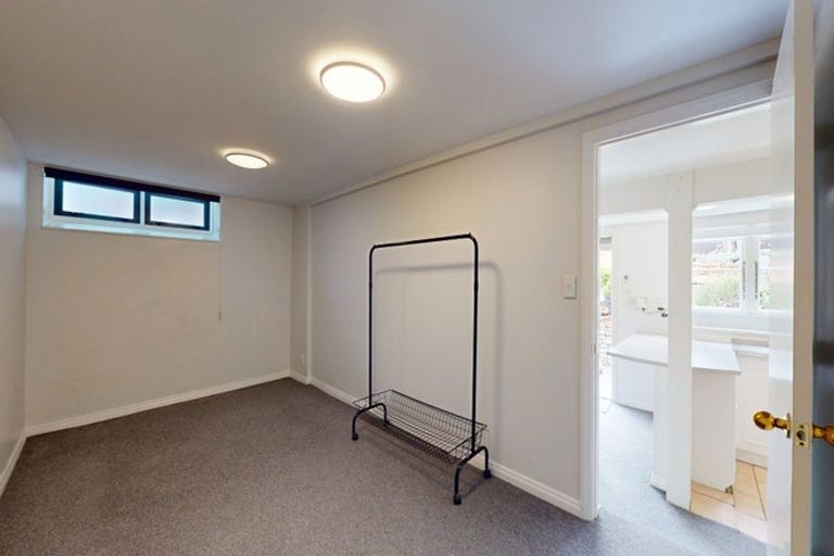 Photo of property in 141 Grant Road, Thorndon, Wellington, 6011