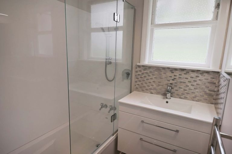 Photo of property in 5 Delaney Drive, Stokes Valley, Lower Hutt, 5019