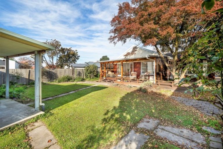 Photo of property in 23 Lochee Road, Upper Riccarton, Christchurch, 8041