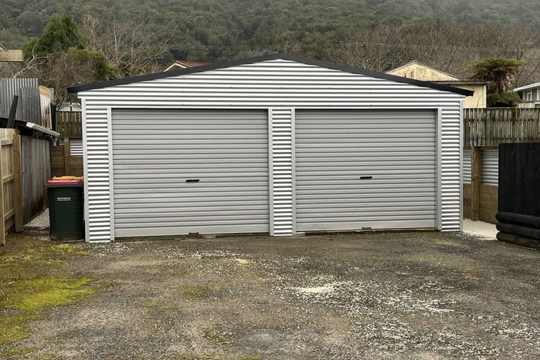 Photo of property in 3 Patterson Grove, Waikanae, 5036