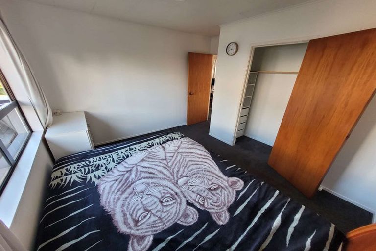 Photo of property in 1/94 Roberts Road, Te Atatu South, Auckland, 0610