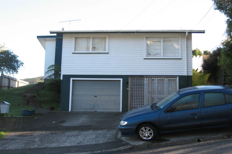 Photo of property in 17 Manor Drive, Stokes Valley, Lower Hutt, 5019