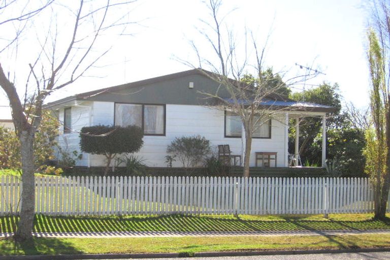 Photo of property in 12 Crawshaw Drive, Nawton, Hamilton, 3200