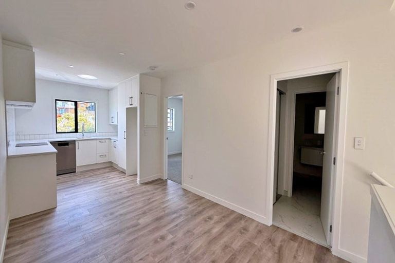 Photo of property in 5/3 Kawau Close, Orewa, 0931