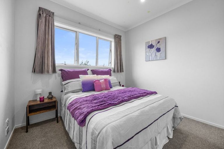 Photo of property in 5 Malbec Place, Huapai, Kumeu, 0810