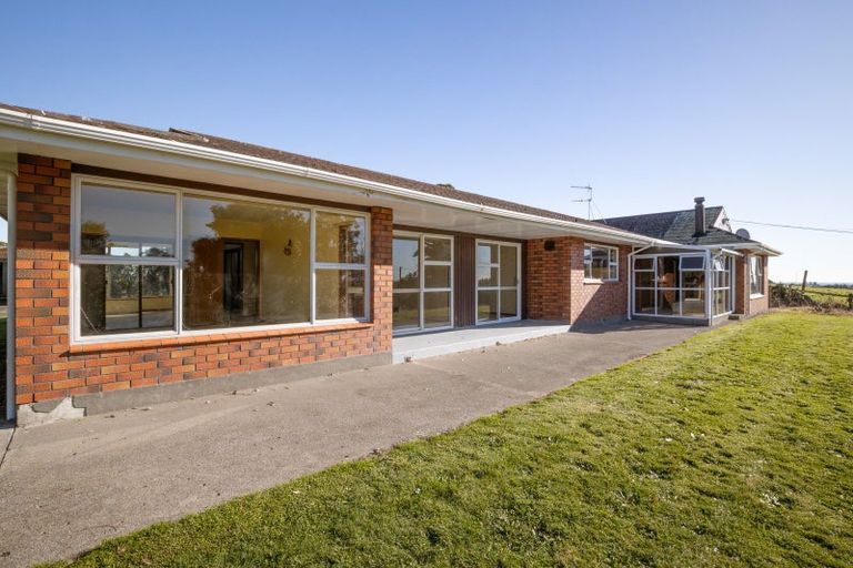 Photo of property in 310 Paraite Road, Paraite, New Plymouth, 4373