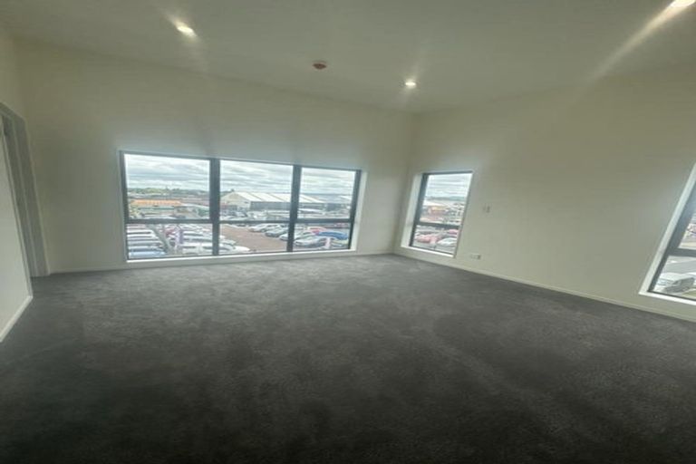 Photo of property in 309 Great South Road, Manurewa, Auckland, 2102