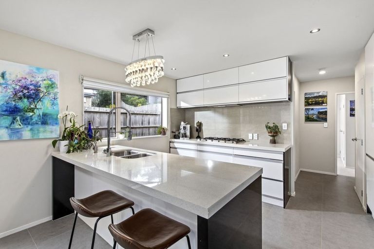 Photo of property in 30c Schnapper Rock Road, Schnapper Rock, Auckland, 0632