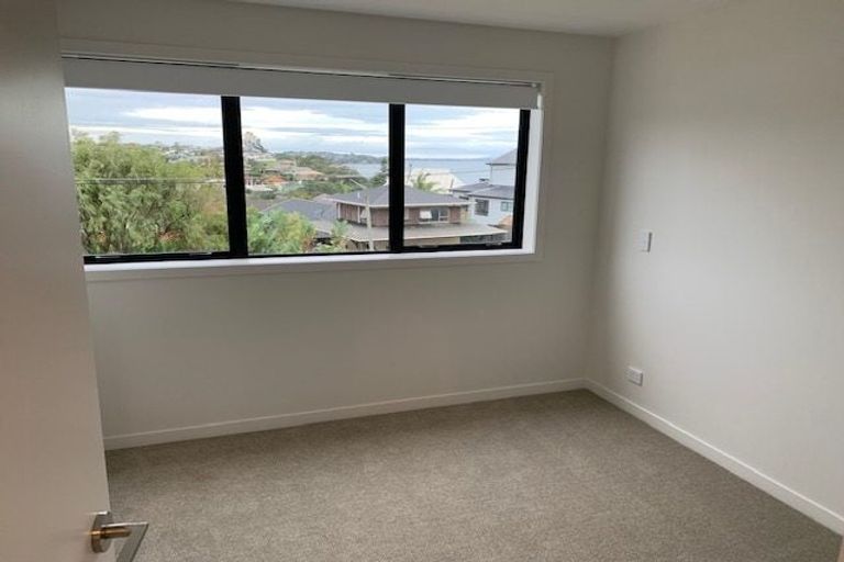 Photo of property in 7/35 Garadice Road, Rothesay Bay, Auckland, 0630