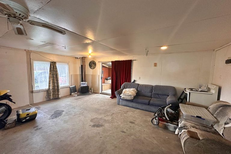 Photo of property in 22 Charles Street, Takapau, 4203