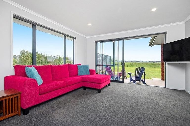 Photo of property in 38 Taurangaruru Road, Waiuku, 2683