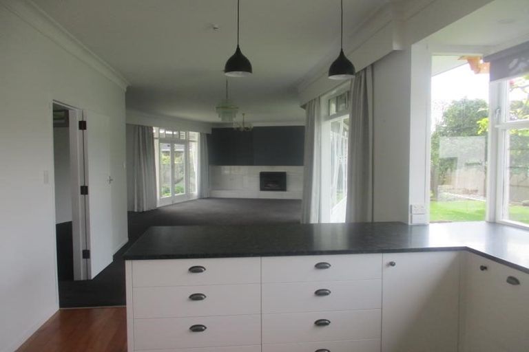 Photo of property in 395 Te Moana Road, Waikanae, 5036
