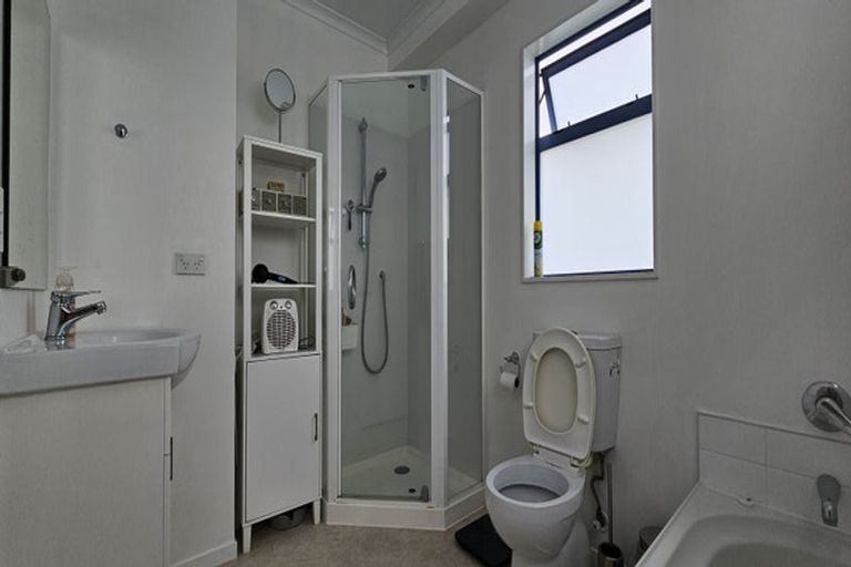 Photo of property in 4/129 The Parade, Island Bay, Wellington, 6023