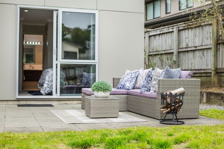 Photo of property in 5 Fiordland Place, Aotea, Porirua, 5024