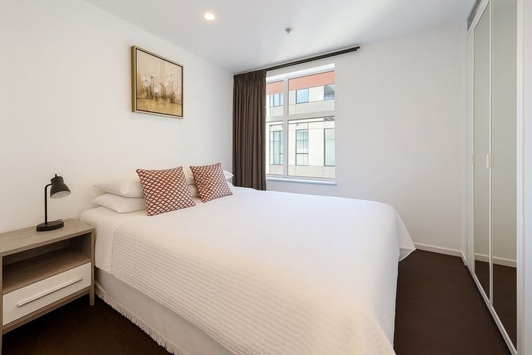 Photo of property in Terrace Garden Apartments, 10f/120 The Terrace, Wellington Central, Wellington, 6011