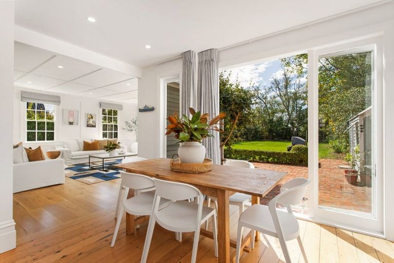 Photo of property in 54 Fendalton Road, Fendalton, Christchurch, 8014