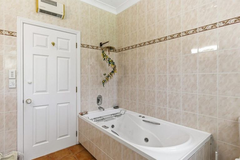 Photo of property in 9 Maple Lane, Waikanae, 5036