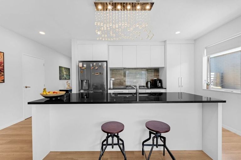 Photo of property in 13 Hollowout Street, Takanini, 2112