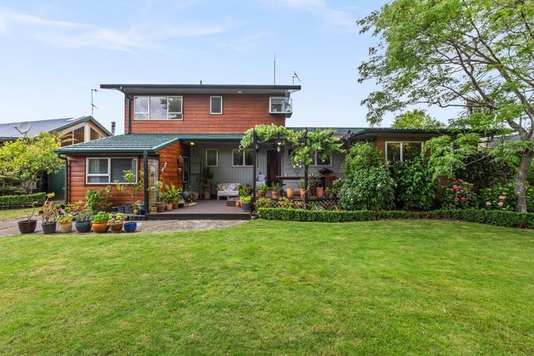 Photo of property in 14 Trigg Crescent, Taradale, Napier, 4112