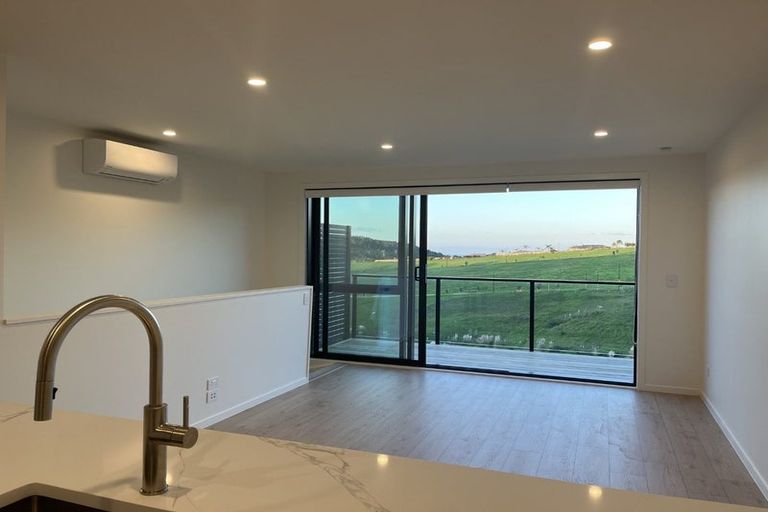 Photo of property in 3/23 Makomako Drive, Orewa, 0931