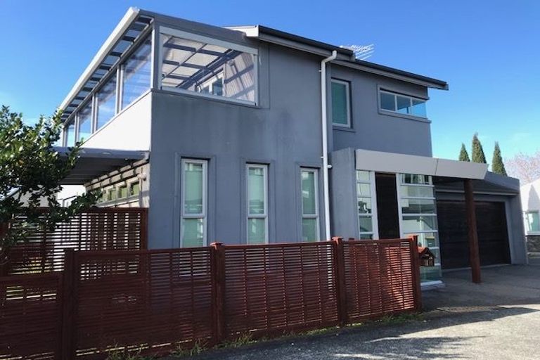 Photo of property in 11m Clearwater Cove, West Harbour, Auckland, 0618