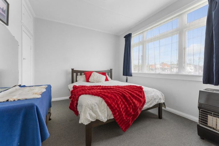 Photo of property in 13 Mckenzie Street, Levin, 5510