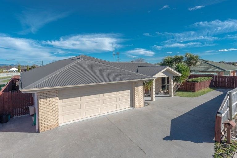 Photo of property in 10 Alderwick Place, Rototuna North, Hamilton, 3210