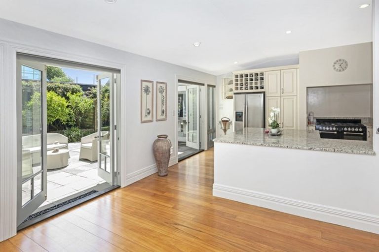 Photo of property in 29 Glandovey Road, Fendalton, Christchurch, 8052