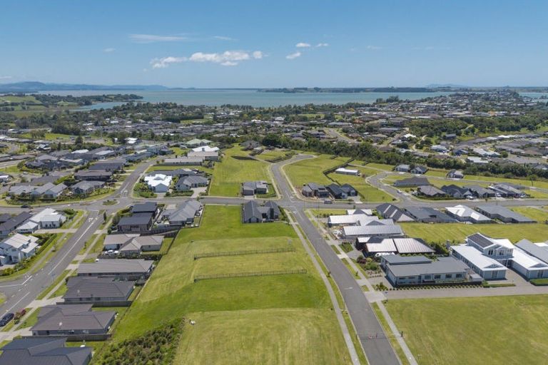Photo of property in 10 Kuaka Rise, Omokoroa, 3114