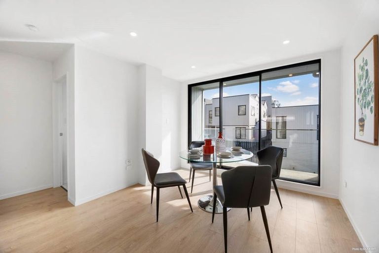 Photo of property in 45 Waihou Crescent, Albany Heights, Auckland, 0632