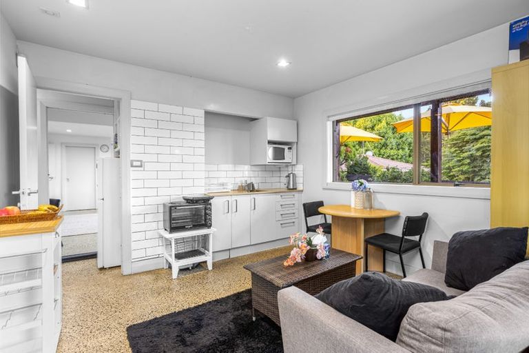 Photo of property in 14 Portsea Place, Chatswood, Auckland, 0626